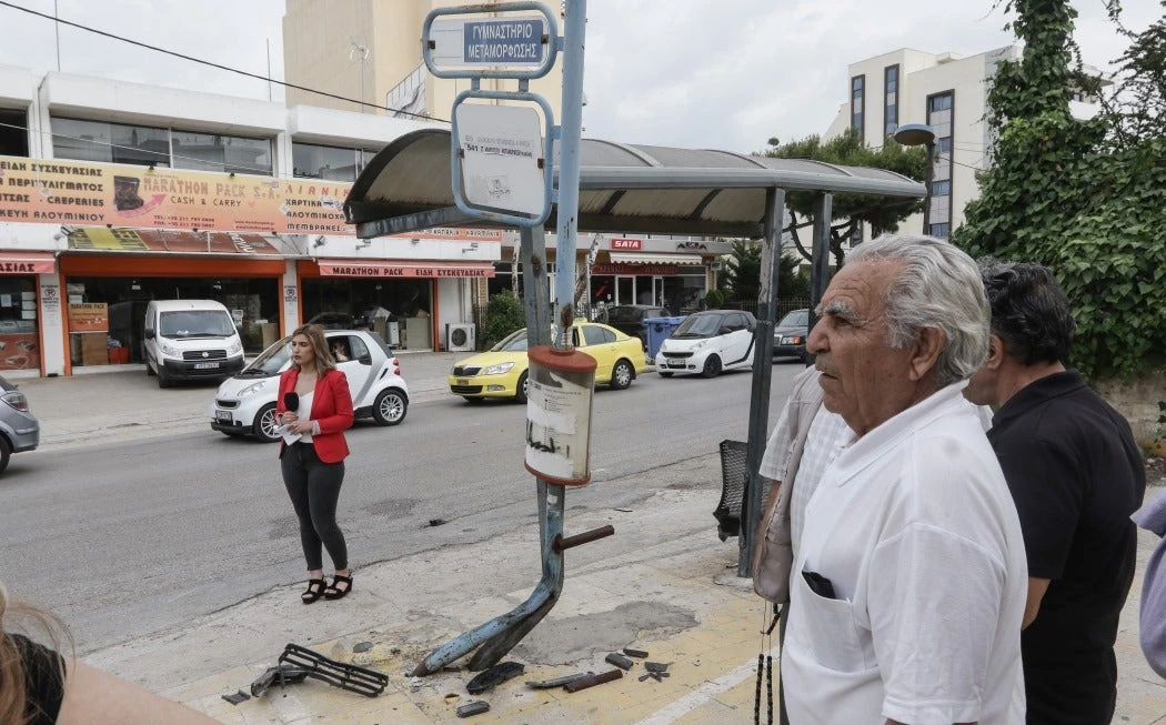 Φρικτό θάνατο είχε ο 50χρονος στη Μεταμόρφωση – Εγκλωβίστηκε ανάμεσα στο ΙΧ και την κολόνα και δεν μπορούσε να αναπνεύσει (βίντεο)